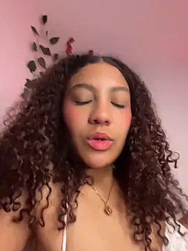 Daphnne Curly online show from April 23, 2026, 3:13 am