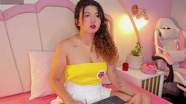 alexa cutte  online show from July 3, 2026, 10:44 am