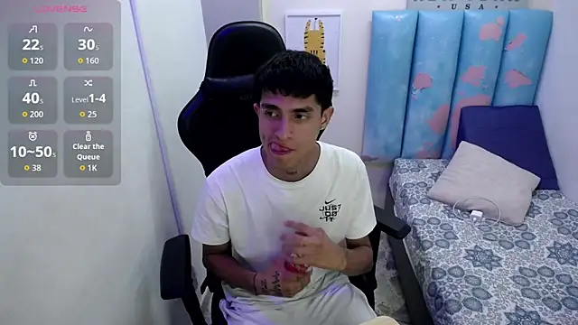 AAA WHITE online show from April 21, 2026, 4:08 am