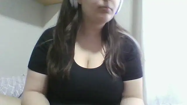 SmokeyAnne online show from April 20, 2026, 5:36 pm