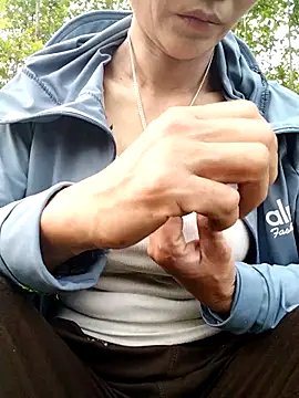 kiss1122 online show from April 22, 2026, 12:17 am