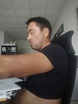 MaximilianoX2020 online show from May 19, 2026, 10:17 pm