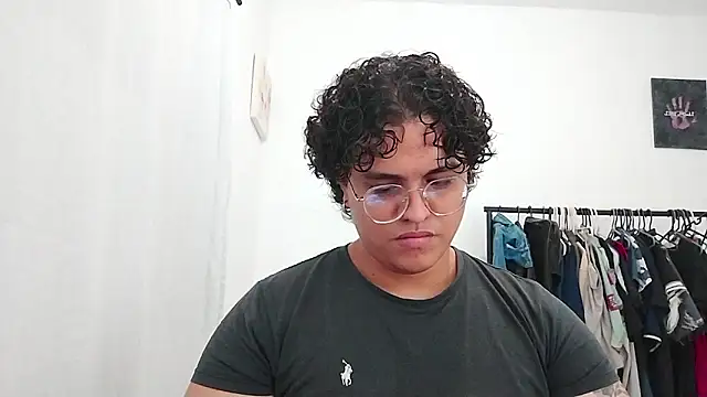 Donatello versus online show from April 22, 2026, 1:12 am