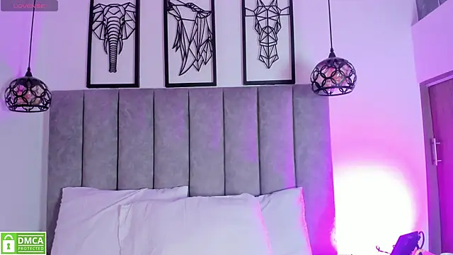 Vanne Queen  online show from April 22, 2026, 11:50 am