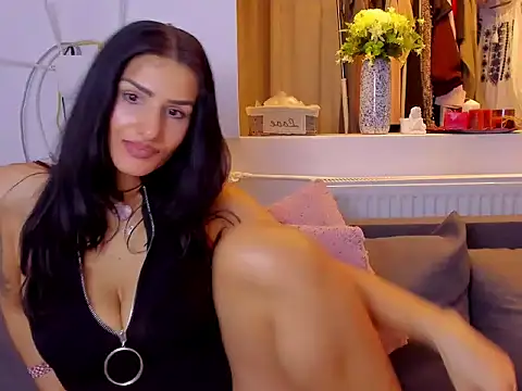 Milfchellle online show from April 23, 2026, 11:17 pm