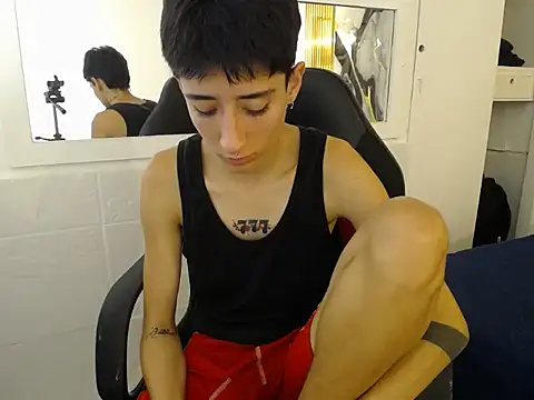 mathews 04 online show from April 22, 2026, 1:29 pm