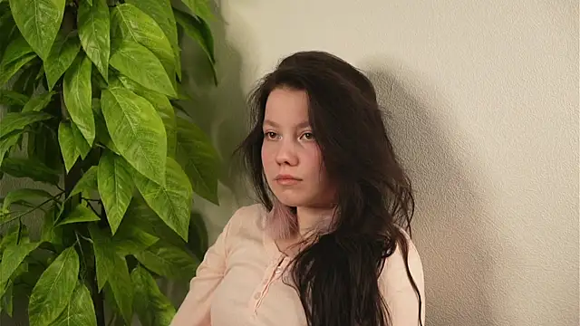 AnikaWohlwend online show from April 24, 2026, 4:47 am