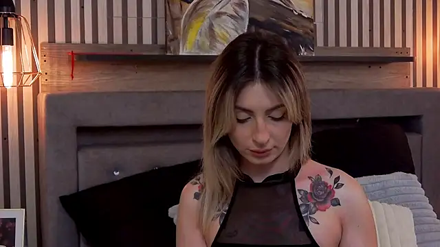 SofiaLace online show from June 25, 2026, 3:04 am