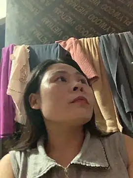Helen-baby online show from April 28, 2026, 4:28 am