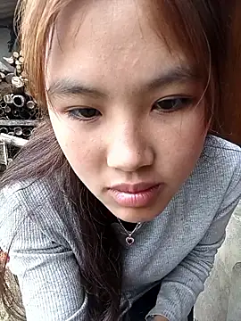 mai-lovelyy online show from May 1, 2026, 9:03 am