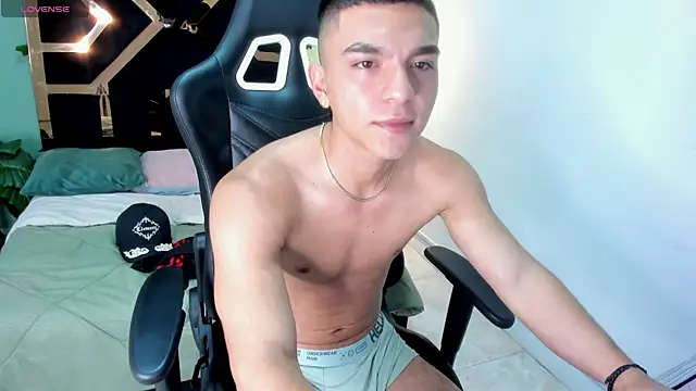 ELGRAN JEFE online show from April 30, 2026, 1:07 pm