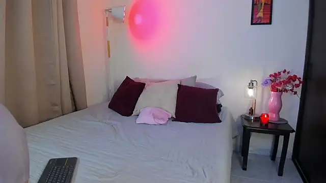 Iriss-11 online show from May 11, 2026, 10:07 pm