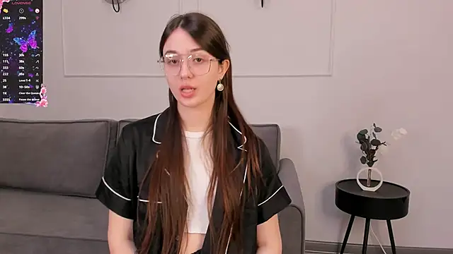 JodeeCarchidi online show from April 30, 2026, 7:43 pm