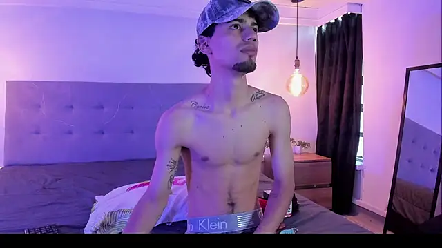 MichaelEvanss  online show from May 22, 2026, 12:36 pm