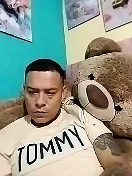 Danielkingm online show from May 2, 2026, 2:39 am