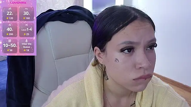 lola star 01 online show from May 27, 2026, 1:40 pm