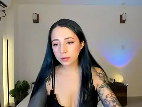 EvangelineLoveee online show from June 24, 2026, 3:43 pm
