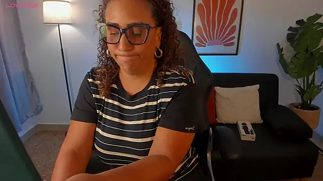 Eva-Millss online show from June 18, 2026, 9:09 pm