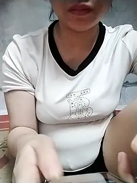 Girl lovebaby online show from May 5, 2026, 1:03 pm