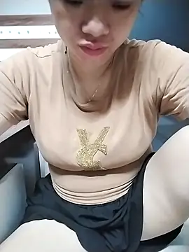 Girl lovebaby online show from May 29, 2026, 2:39 am