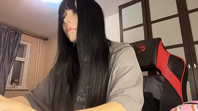 gothicq online show from May 5, 2026, 6:44 pm