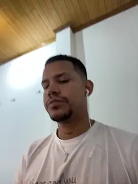 angel silva  online show from June 29, 2026, 3:57 am