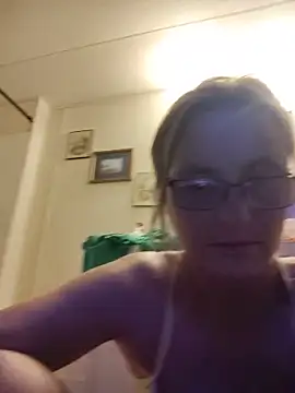 Queenle91 online show from June 10, 2026, 4:24 am