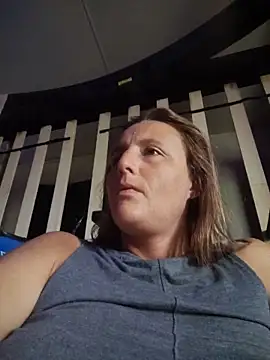 Queenle91 online show from May 31, 2026, 3:40 pm