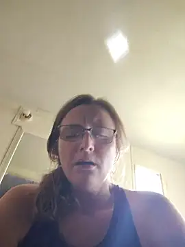 Queenle91 online show from June 20, 2026, 6:24 pm