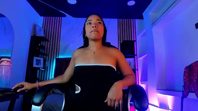 BrianaRuiiz  online show from June 24, 2026, 1:10 pm