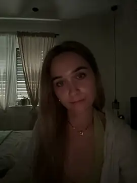 LillyStarr online show from June 25, 2026, 2:44 pm