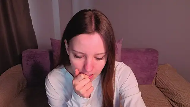 lolytaberry online show from May 17, 2026, 3:28 am