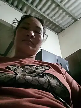 BlueGirlyeah online show from July 4, 2026, 1:04 pm