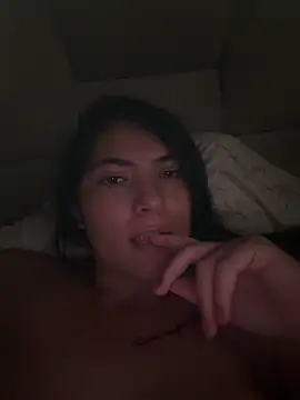 cloebecker-18 online show from June 20, 2026, 4:28 am