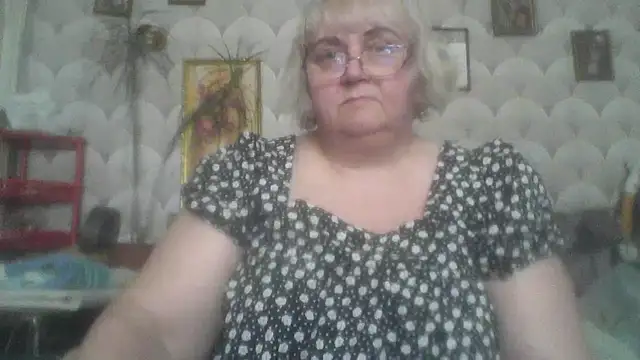 MarinaFarina53 online show from May 16, 2026, 10:36 am