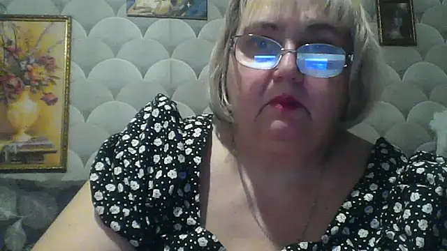 MarinaFarina53 online show from June 13, 2026, 8:07 pm