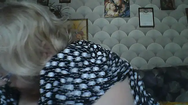MarinaFarina53 online show from June 26, 2026, 5:24 am