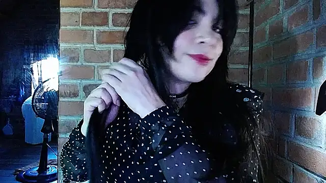 DarkRoseUwU online show from June 19, 2026, 9:42 pm