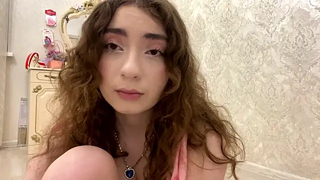 Rosie Sweety online show from June 5, 2026, 7:30 pm