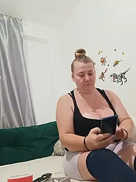 JuliaBestX online show from July 1, 2026, 12:22 am