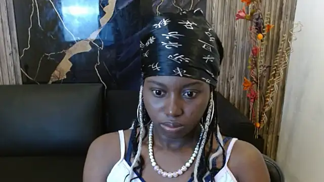 luna bella160920 online show from May 18, 2026, 7:18 pm