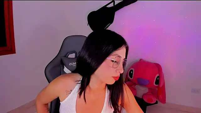 Scarleth Ferrec online show from June 5, 2026, 12:59 am