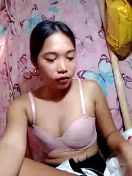 Snapshot of hottie_zaira chatting on May 18, 2026, 12:44 am hottie zaira online show from May 18, 2026, 12:44 am