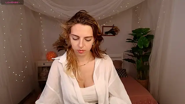 CherryCl0ud online show from June 22, 2026, 3:25 am