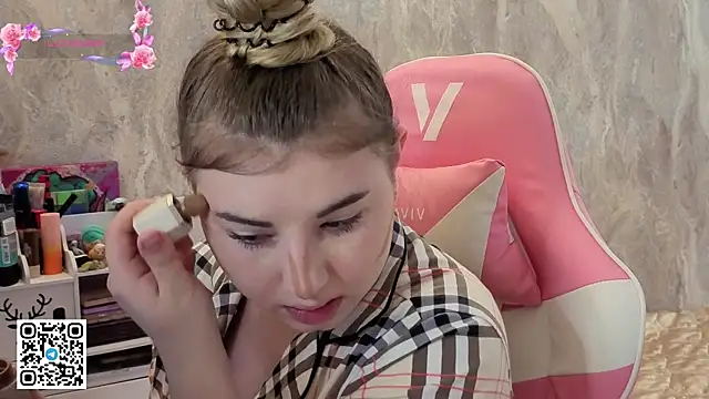 softiekitty online show from July 3, 2026, 2:12 pm