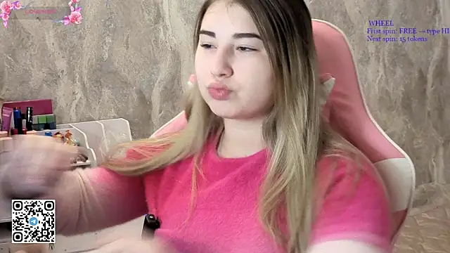 softiekitty online show from June 7, 2026, 3:06 pm