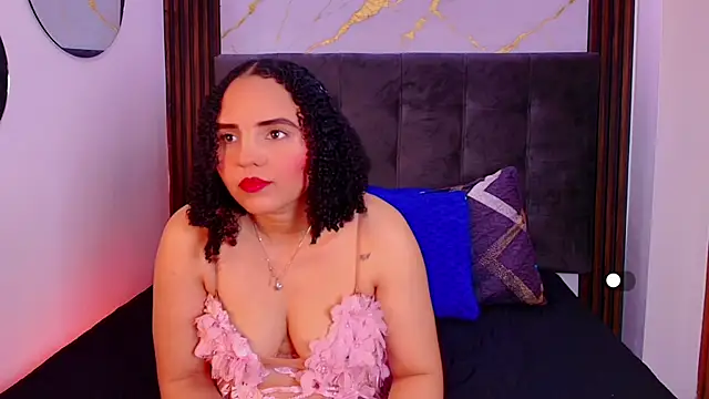 Snapshot of Sol__Latina chatting on June 20, 2026, 3:33 am Sol Latina online show from June 20, 2026, 3:33 am