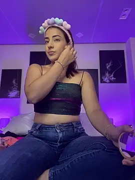 Bella-Saint online show from June 30, 2026, 8:31 pm