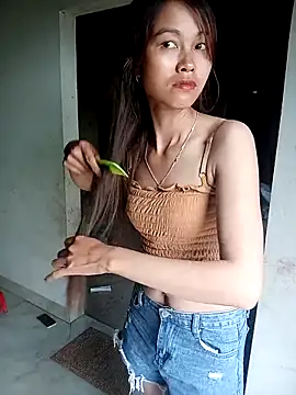 Suly-sweet online show from May 18, 2026, 1:06 am
