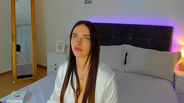 KellyWhites online show from May 26, 2026, 5:38 am